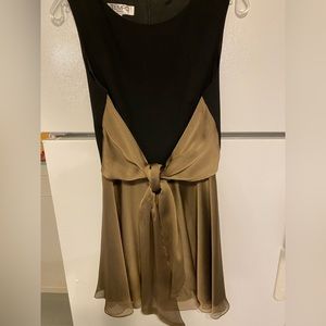 Beautiful black and gold holiday dress (10)